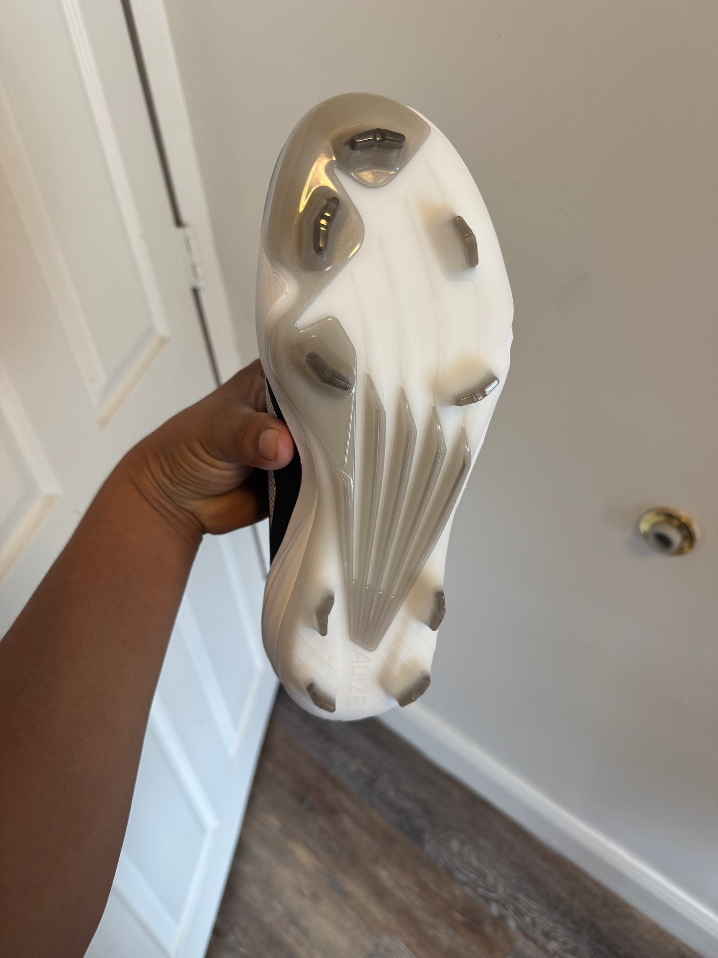 Spais 27 CM 1500$
