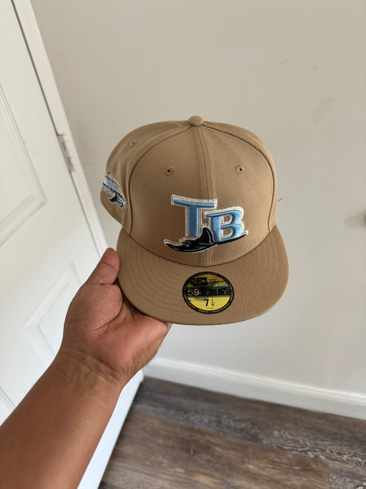 Tampa bay talla 7 1/4 (mayoreo 750$)