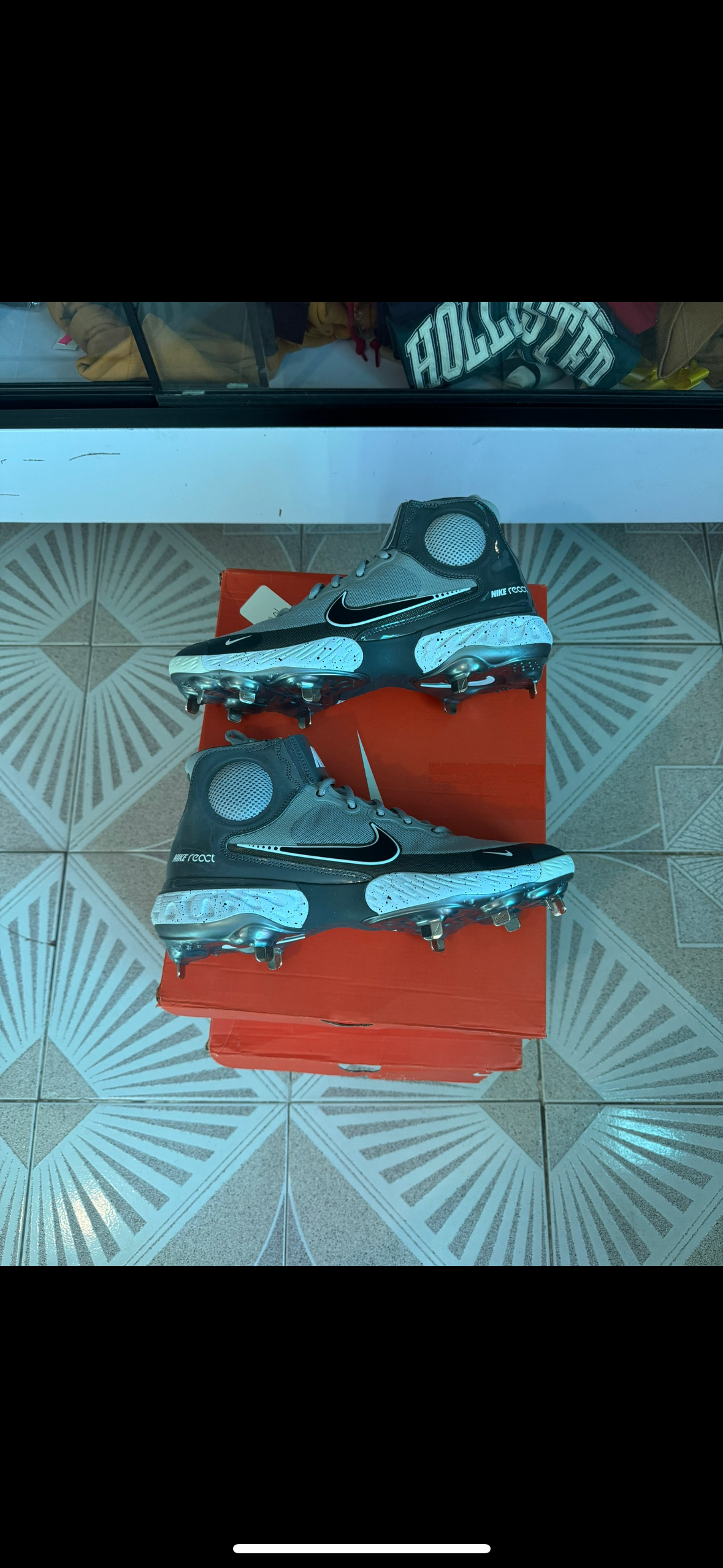 Spais 28.5 CM 2200$